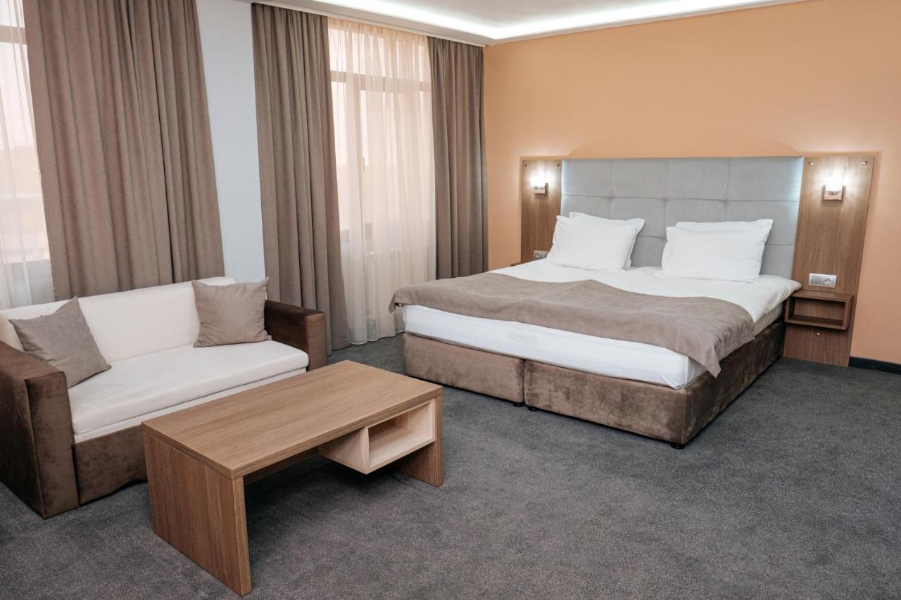 Hotel Tundzha - Renovated! Yambol Buitenkant foto