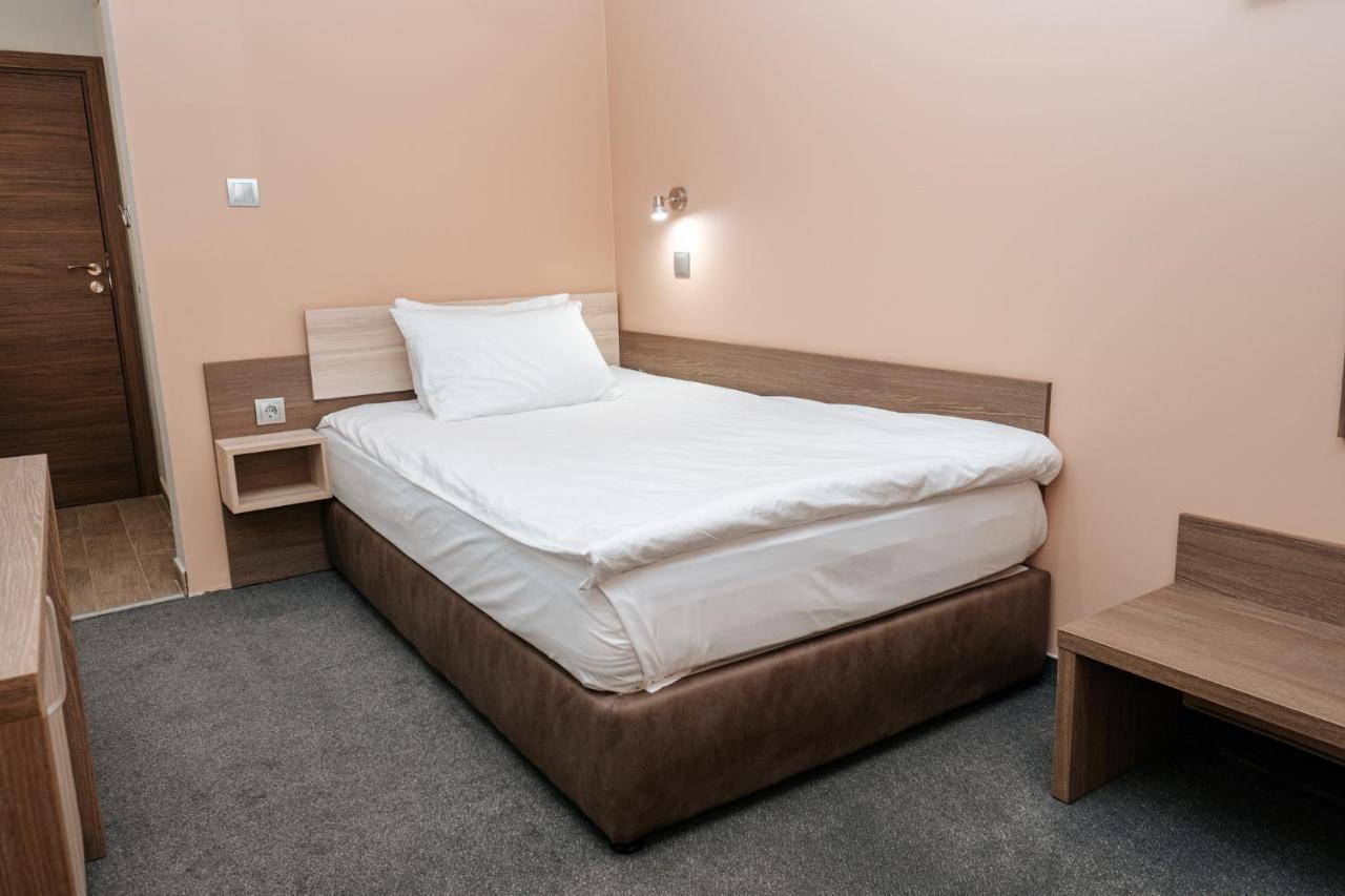 Hotel Tundzha - Renovated! Yambol Buitenkant foto