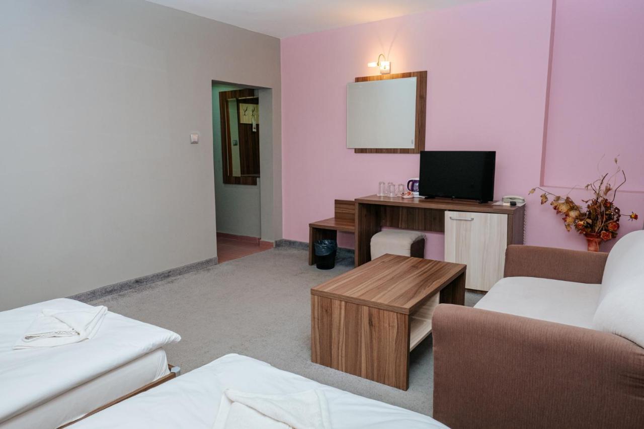 Hotel Tundzha - Renovated! Yambol Buitenkant foto