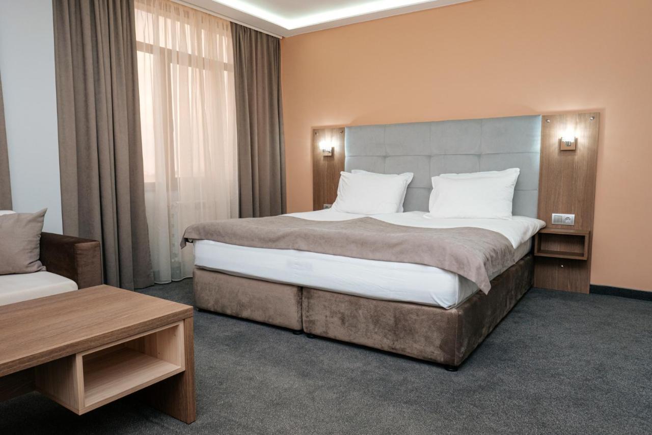 Hotel Tundzha - Renovated! Yambol Buitenkant foto