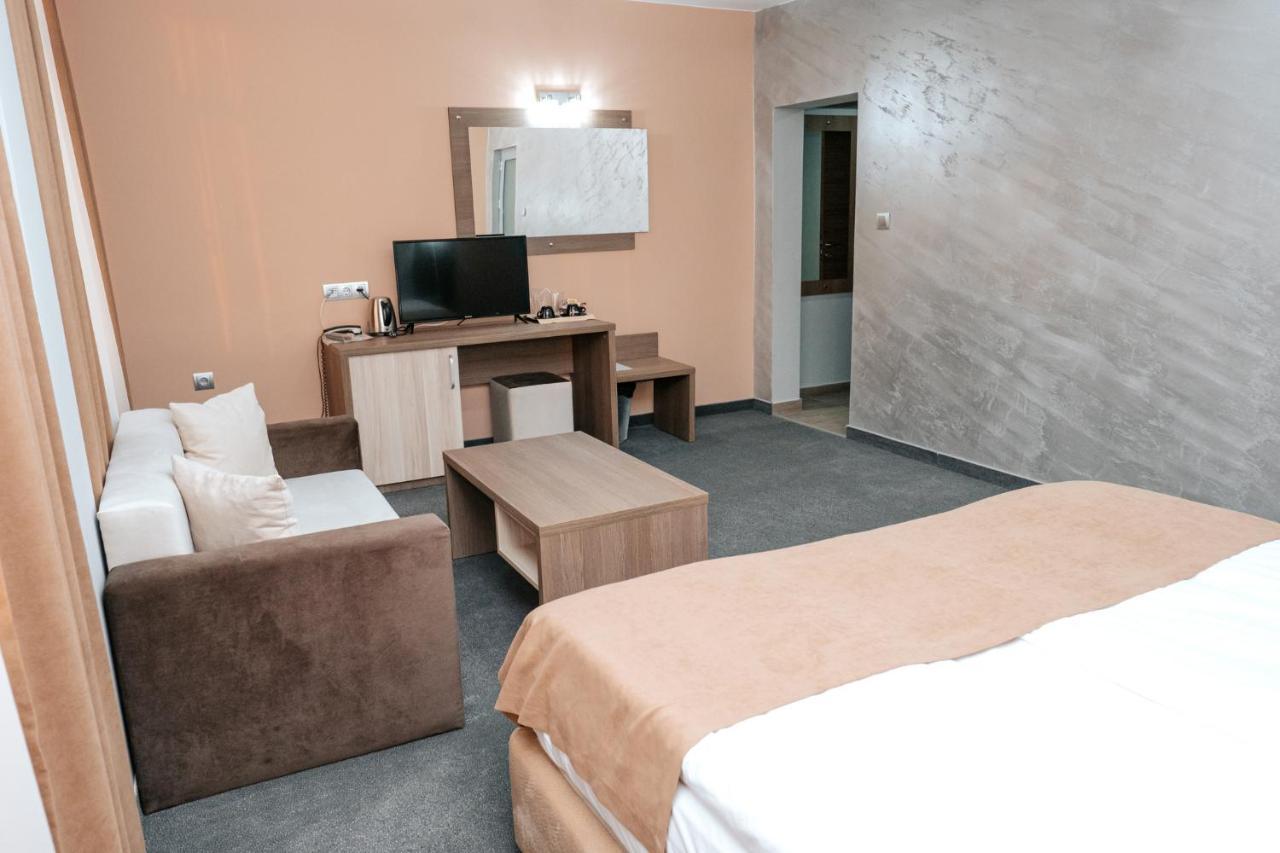 Hotel Tundzha - Renovated! Yambol Buitenkant foto